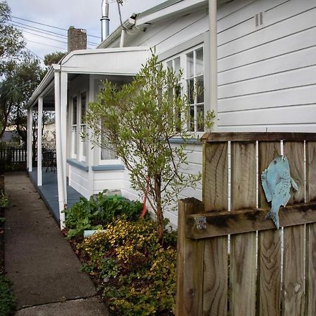Cottage In The Heart Of Carterton Exterior photo
