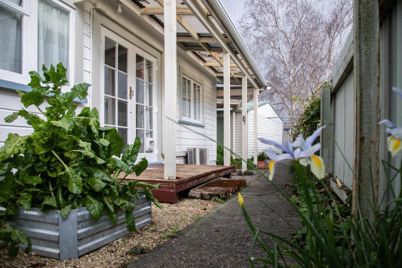 Cottage In The Heart Of Carterton Exterior photo